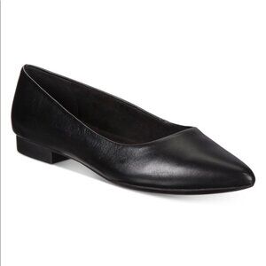 Bella Vita Vivien Pointed Toe Black Leather Flats 6.5W 6.5 Wide